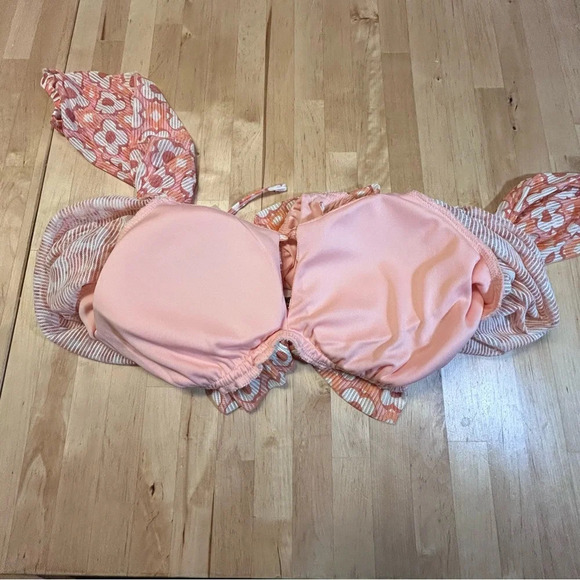 2 for$15 Madden NYC Juniors Cropped Keyhole Top - Picture 11 of 15